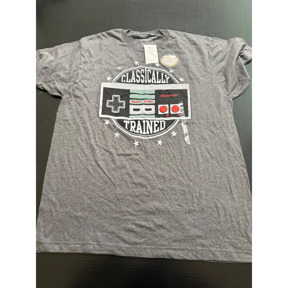 Nintendo Classically Trained NES Controller Graphic Tee Gray Mens Large NWT